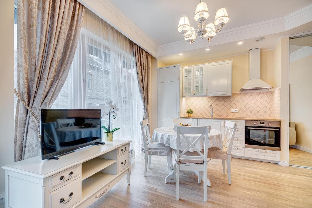 Happy Inn Classical Style, Self Check-In, Parking in the Underground Garage