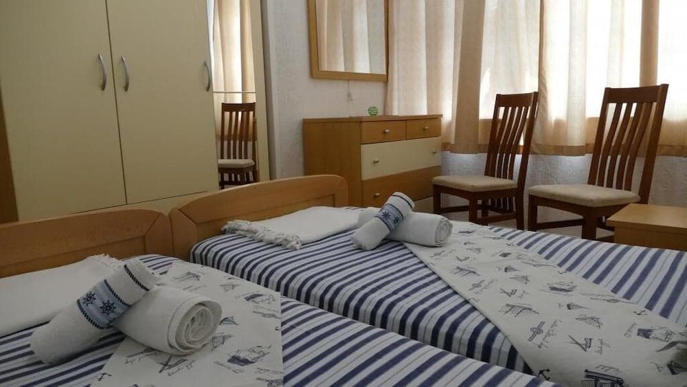 Apartment Wild Orange