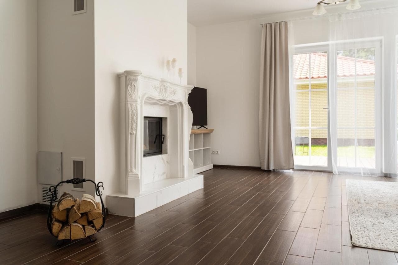 2 House Between Two Lakes