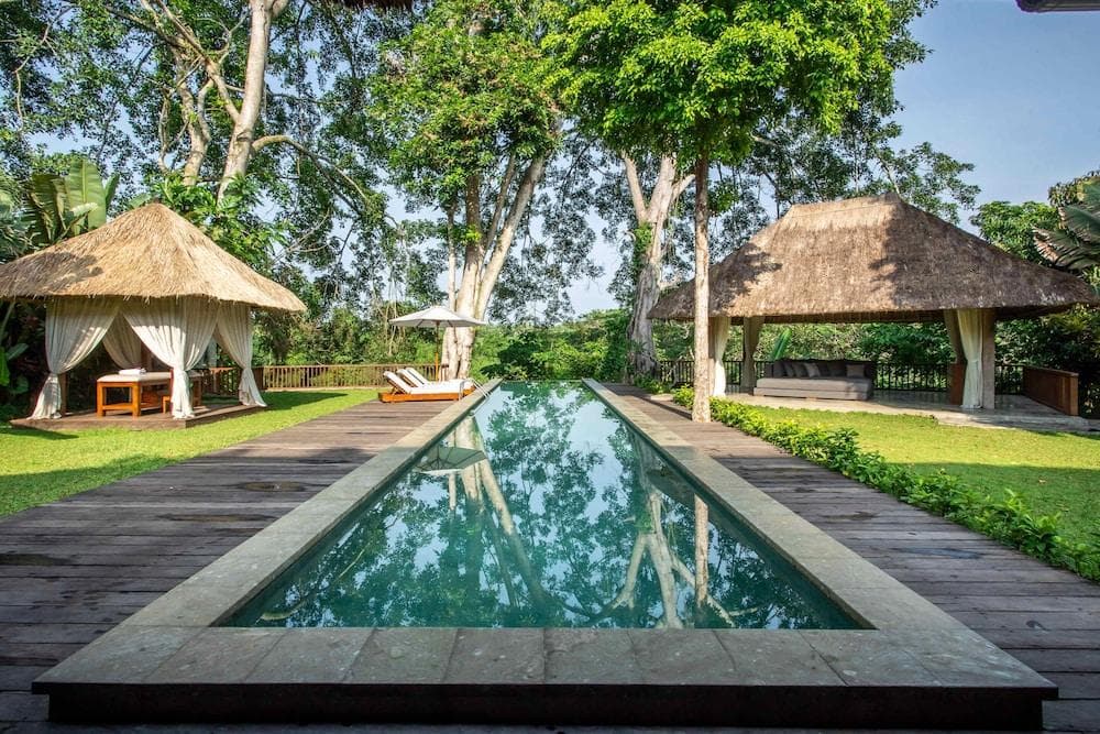 Luxury Jungle Villa, 3 Br, Ubud with Staff