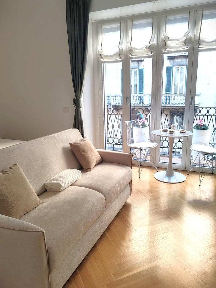 B And G Boutique Apt.-Heart of Milano- Design District