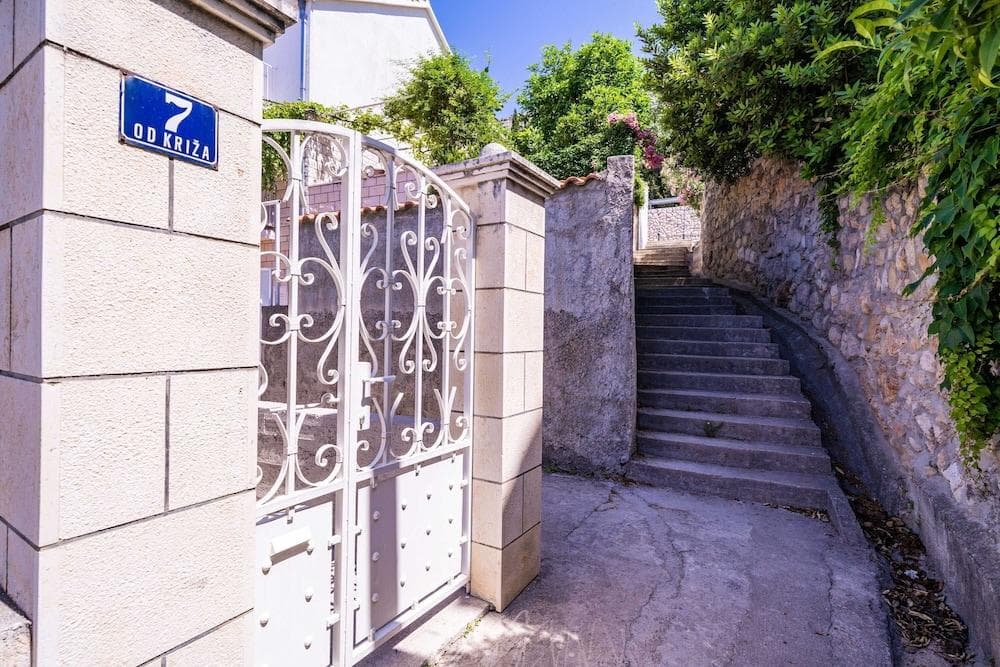 Apartments & Rooms Stalla