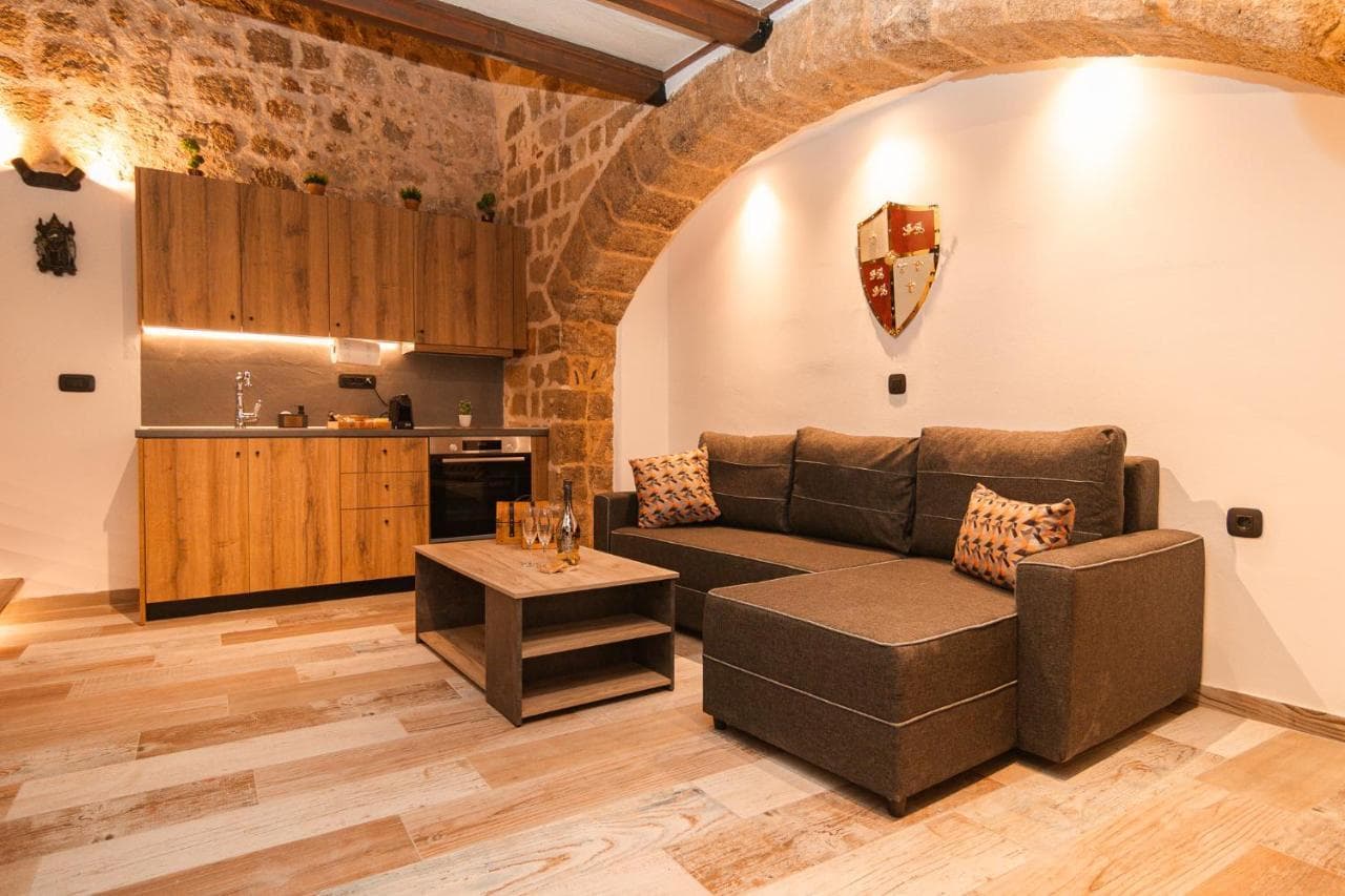 Inverno Medieval Apartment