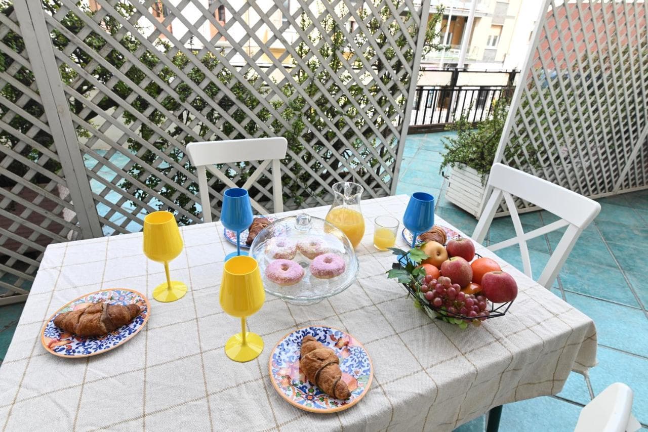 Izzhome Holiday Terrace