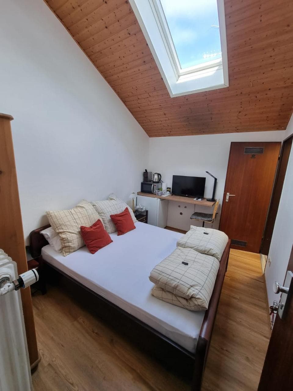 Cozy Apartment in Commercial Centre for Two