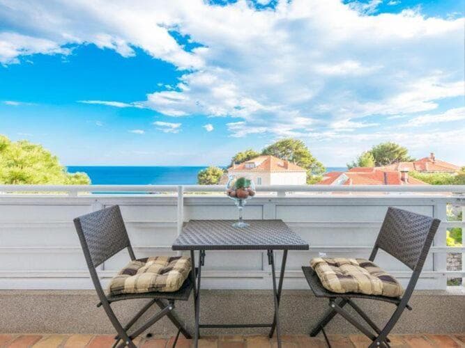 Apartment Luce Royal - One Bedroom Apartment with Balcony And Sea View