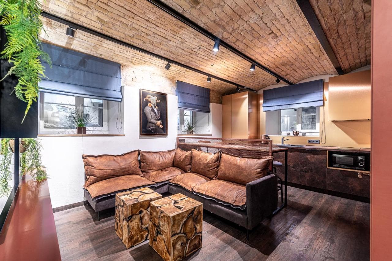 Unesco Hidden Arches – Restored 3 Bedroom Apartment in the Historic Pilies St.