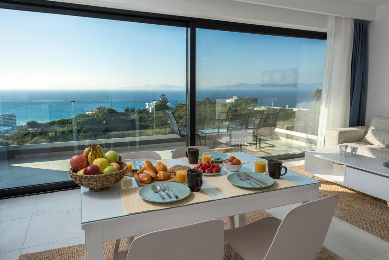 Aquarama Pool Apartments