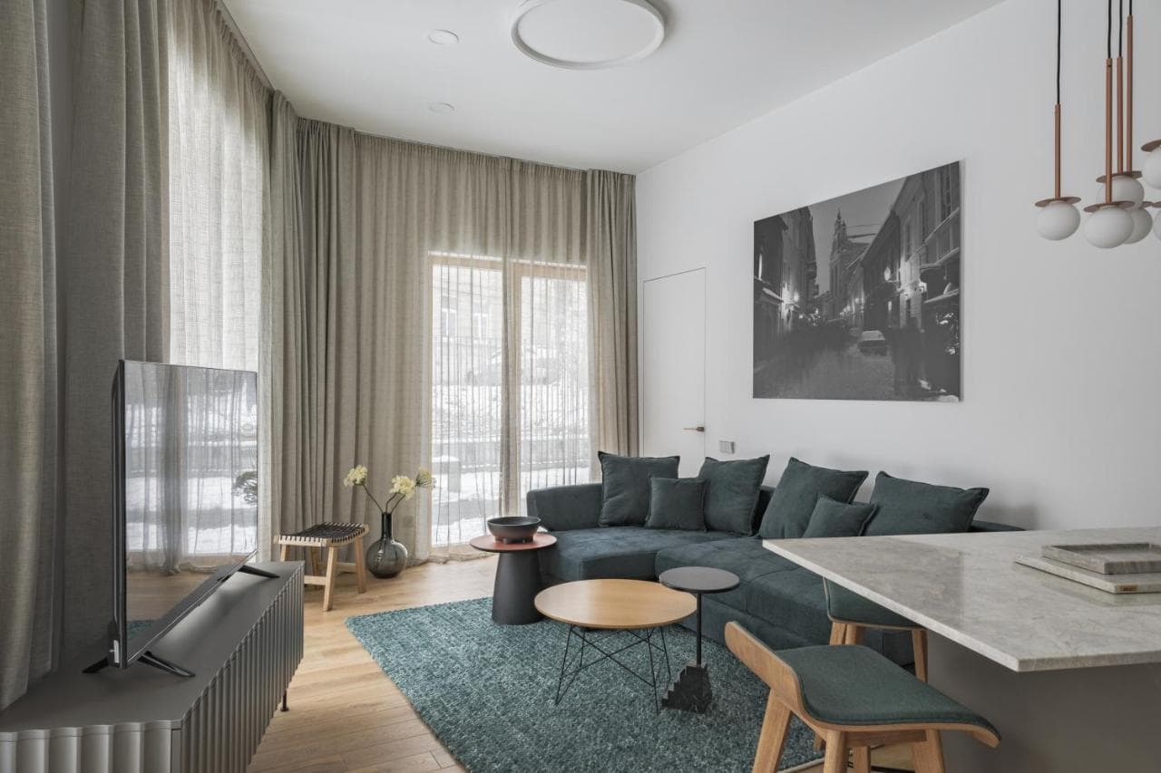 Ivis House - Spacious Apartment with Terrace, Vilnius Old Town