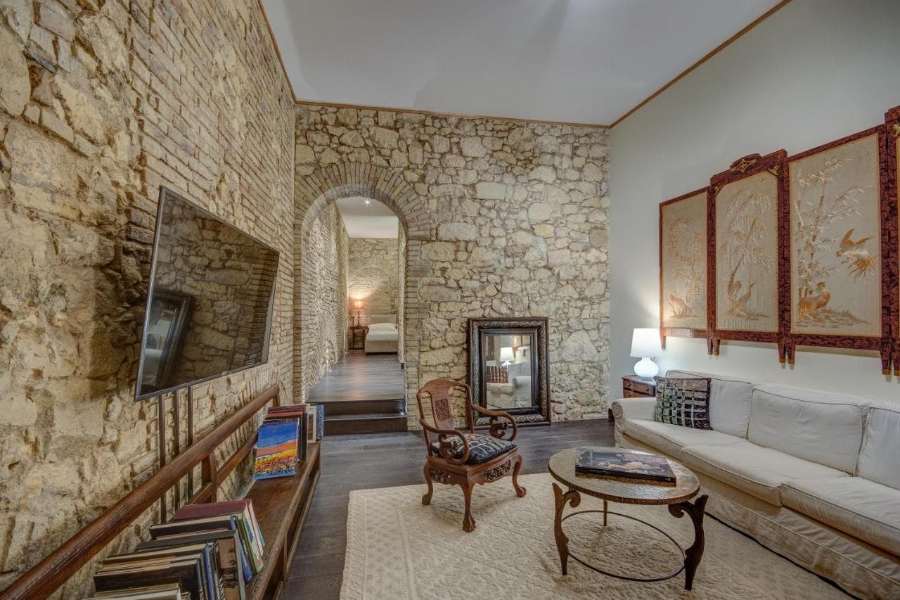 Right House Via Sulis 61 - Best Neighborhood in Town