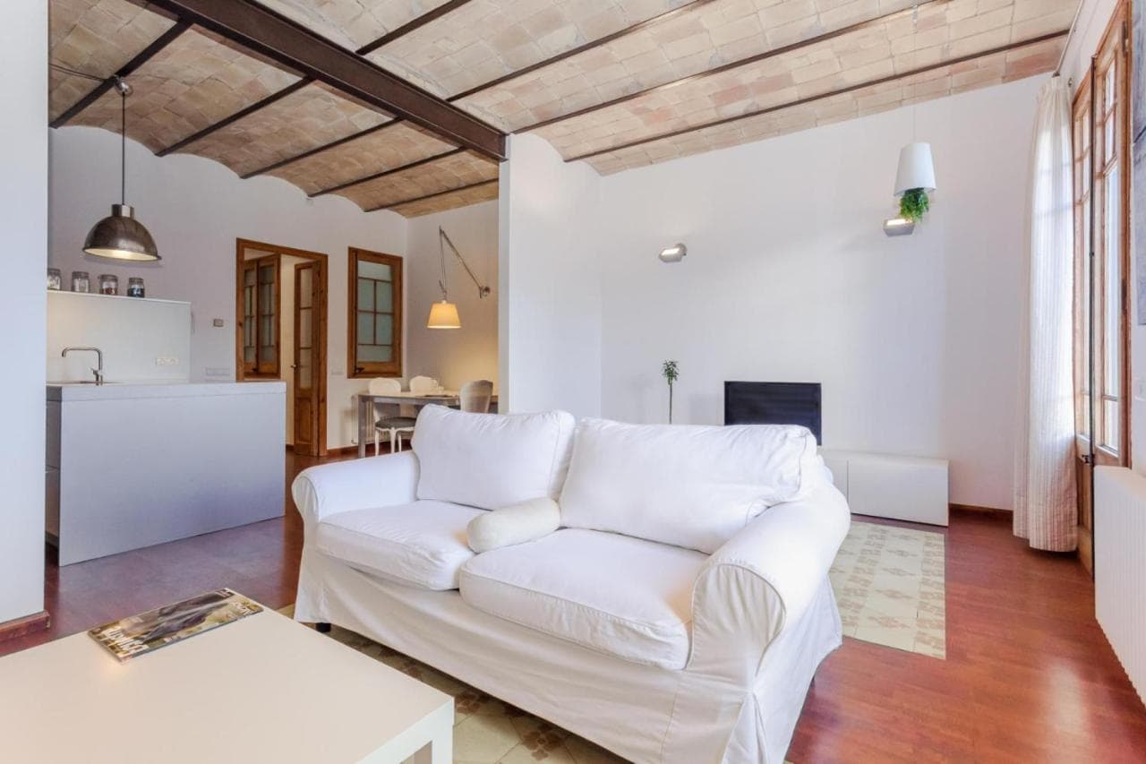 Comodo Apartamento En Sagrada Familia