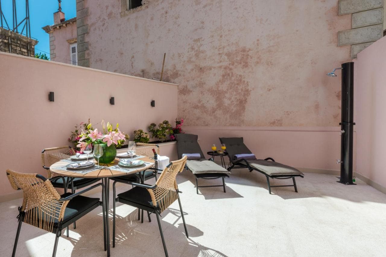 Villa Flores Luxury Apartment