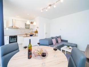 Apartment Cvjetkovic - Two Bedroom Apartment with Terrace And Sea View