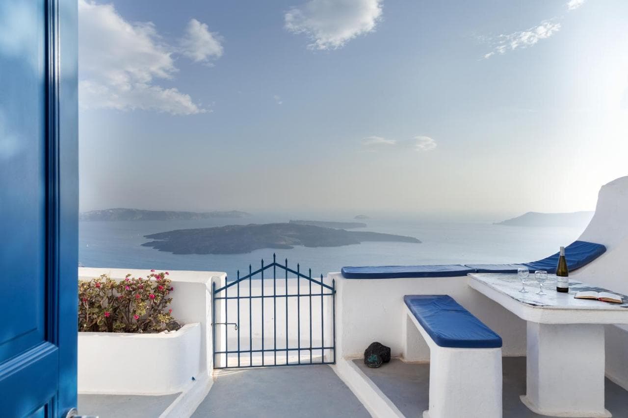 Andreas Cultural Cave House in Imerovigli, Santorini