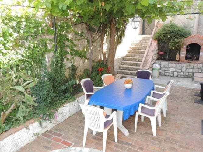 Apartment Sunshine - Two Bedroom Apartment with Sea View