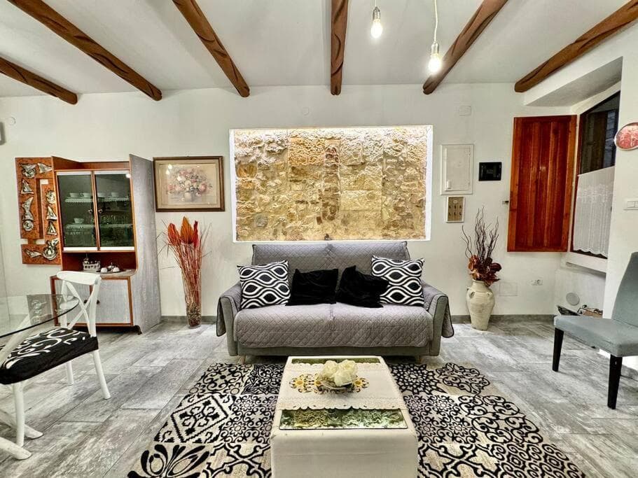 Luxury Centre, Cagliari, Sardegna by Home&Experience