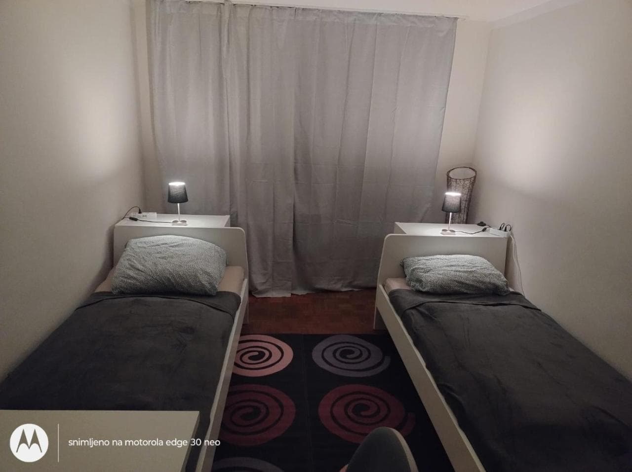 K3 Rg, Zentrale Lage, Schone 2 Zimmer, Voll Ausgestattet!