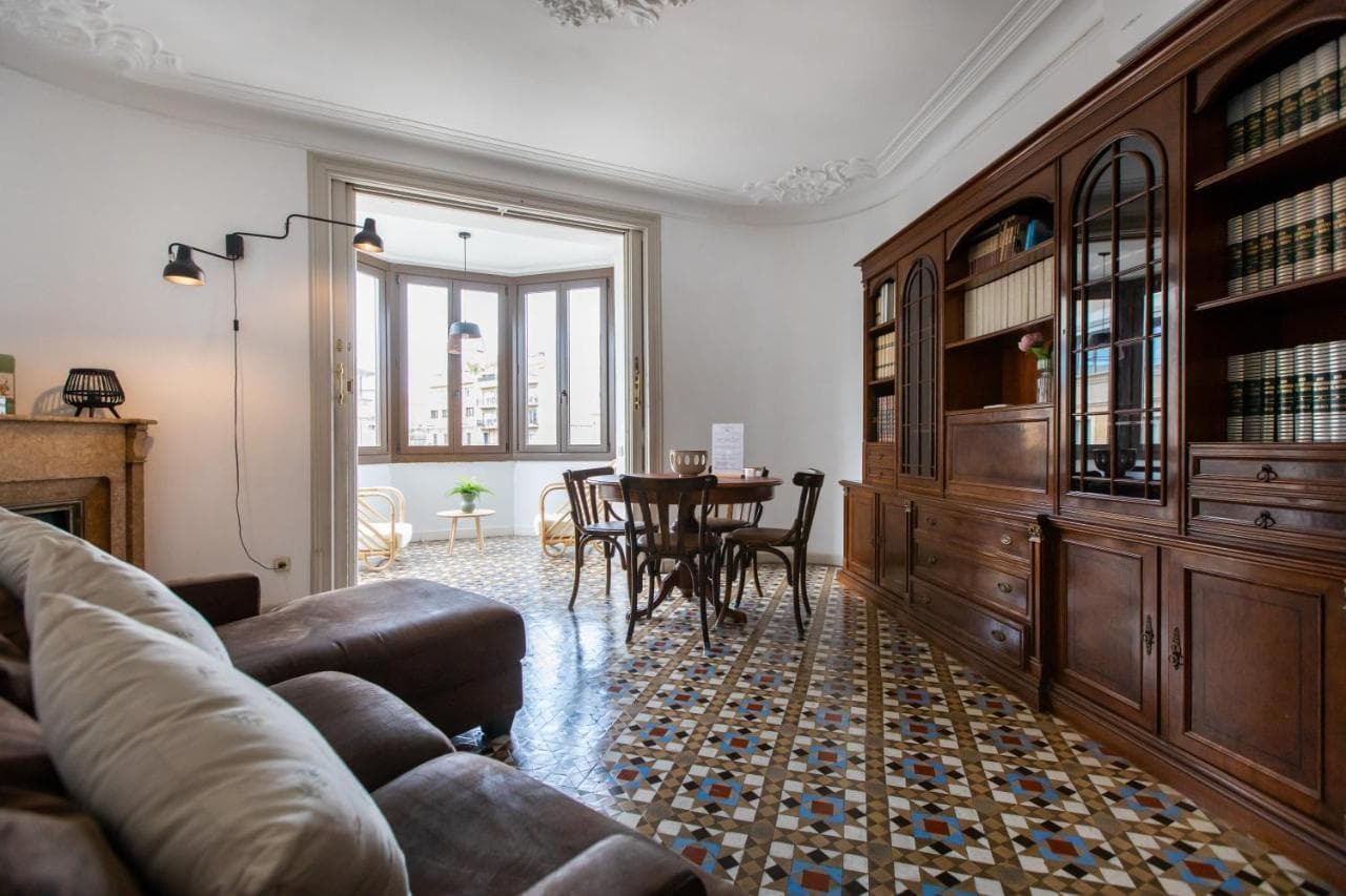 B41 - Apartamento Para Grandes Grupos En BCN Centro