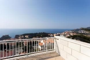 Guest House Old Town View - One Bedroom Apartment  with Balcony And Sea View - a 22 Romantic