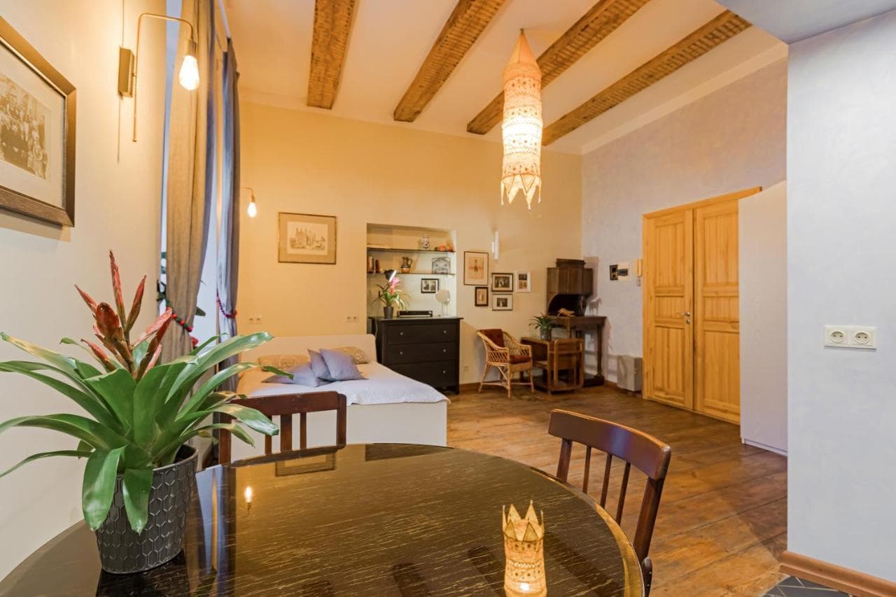 Vintage Old Town Apartments