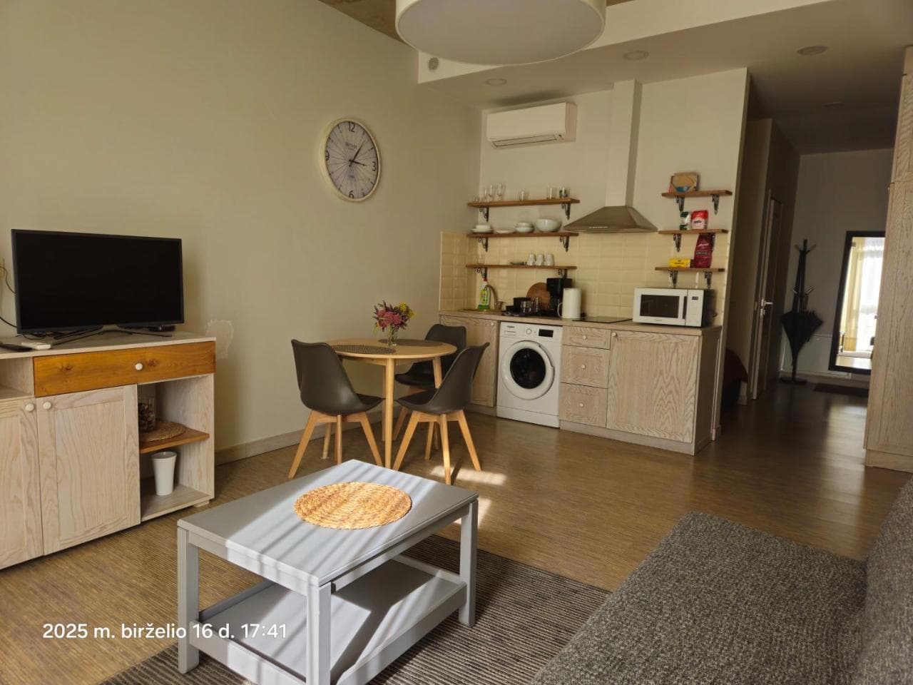 Happy Inn Plentiful Old Town Studio, Self Check-In, Ac, Parking in the Underground Garage