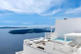 Aqua Mare Luxury Suites