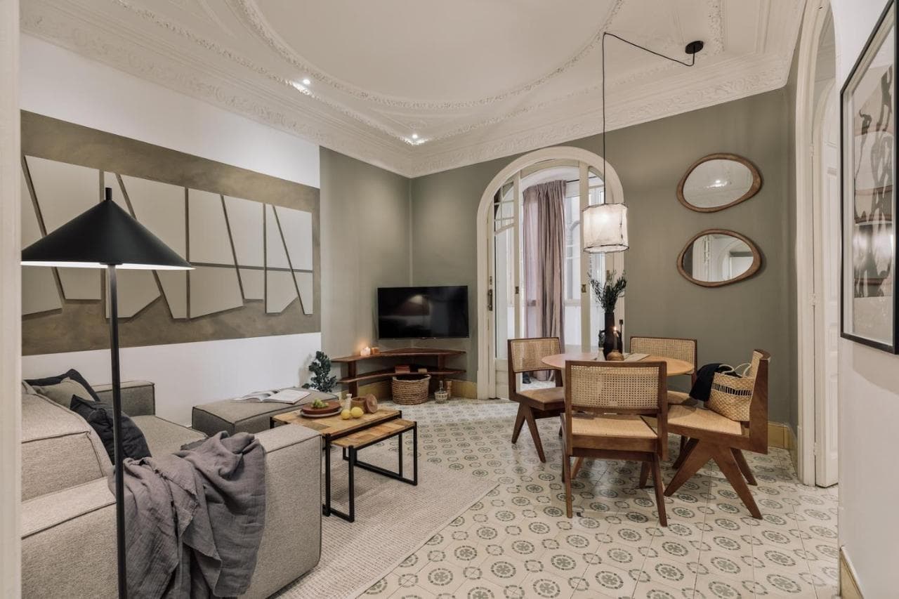 Uru - 2 Bedrooms And Balcony in Vila de Gracia