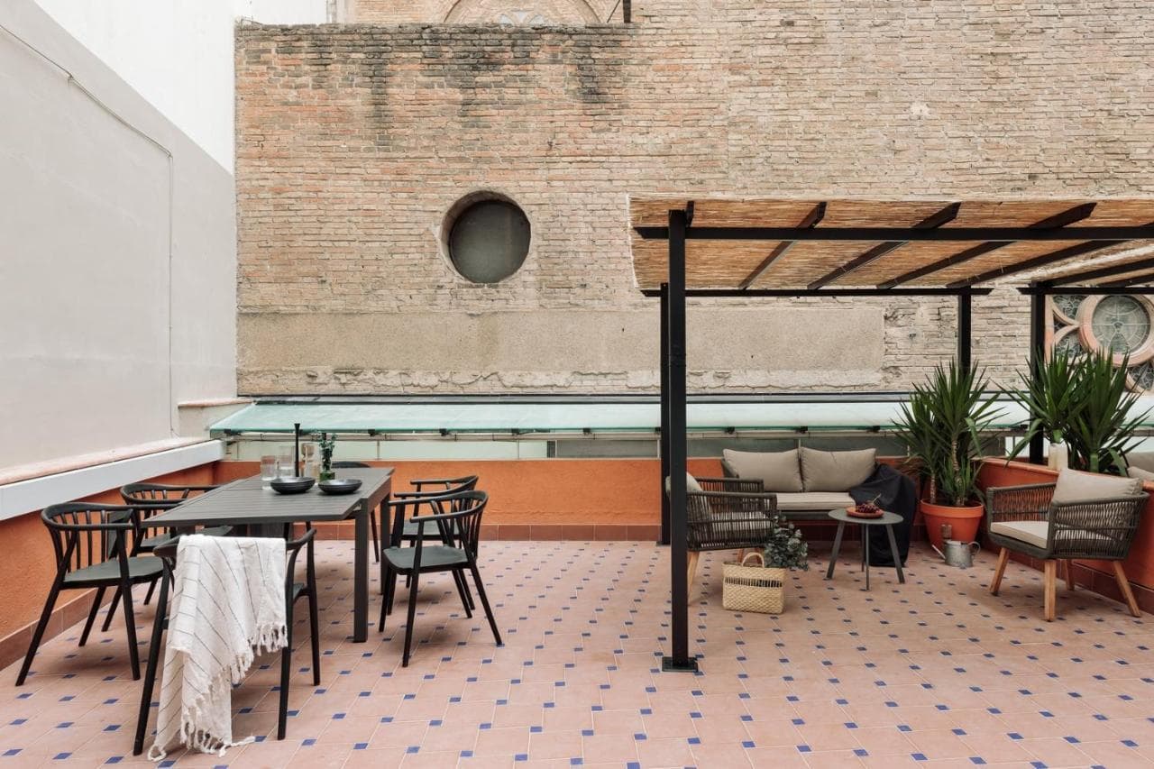 Peten - 3 Bedrooms, Terrace And Balcony in Gracia