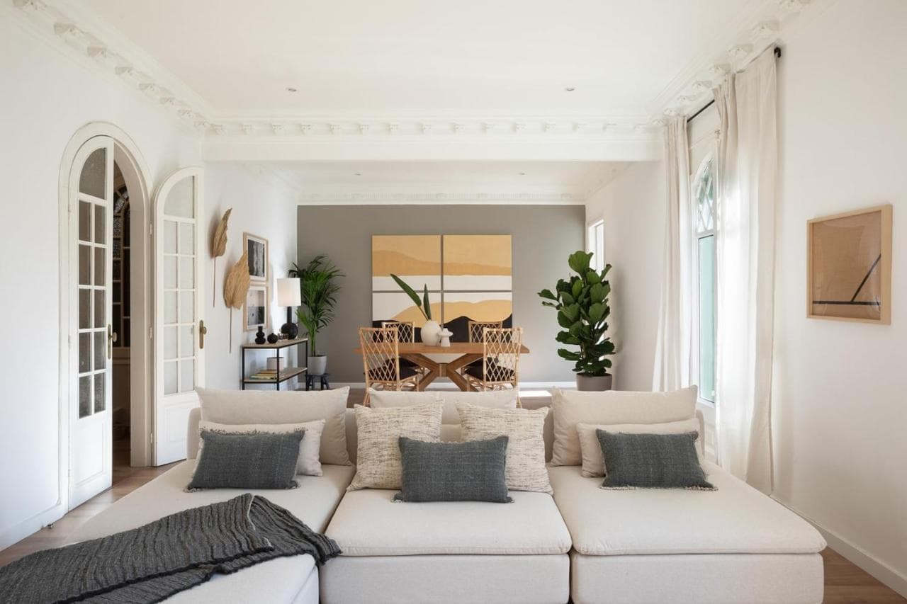 Tanah - 3 Bedrooms And Balcony in Eixample Dreta