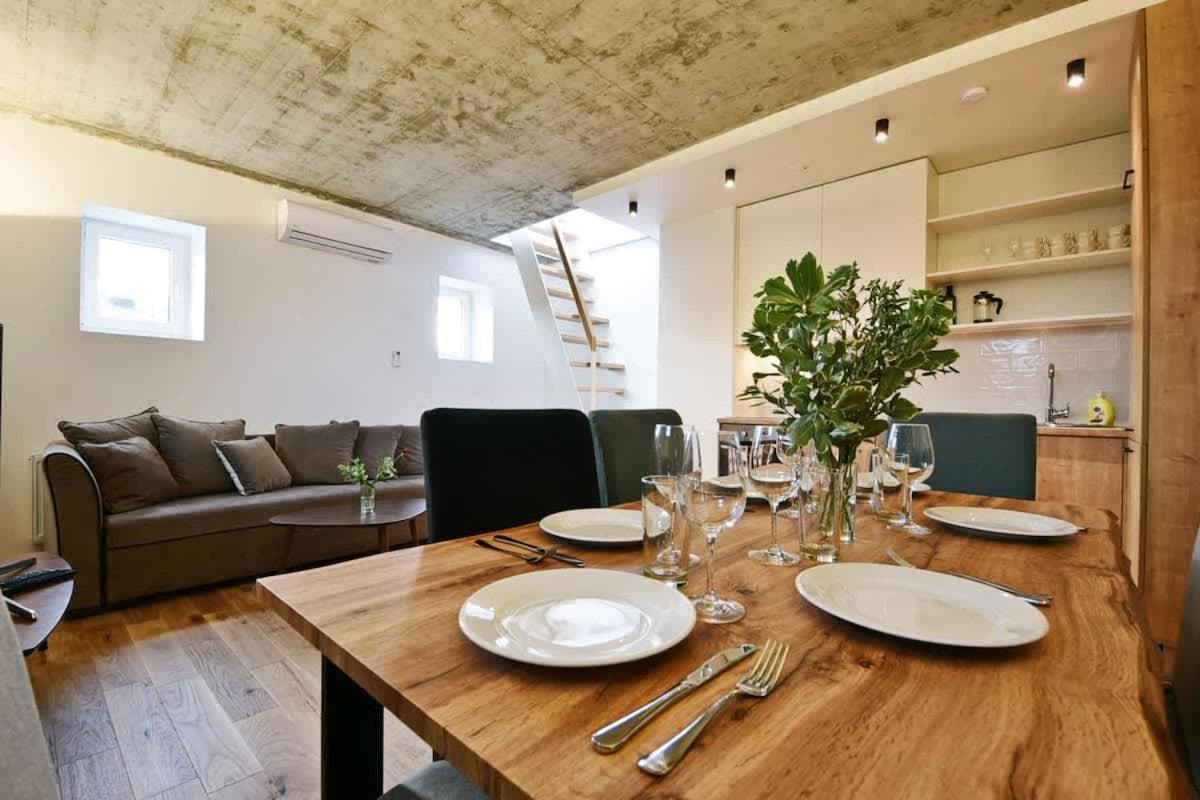 Domillion 3bdr Rooftop Terrace AC P369