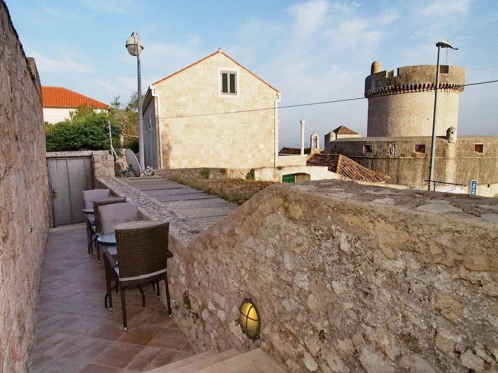 Apartments & Rooms Ivusic