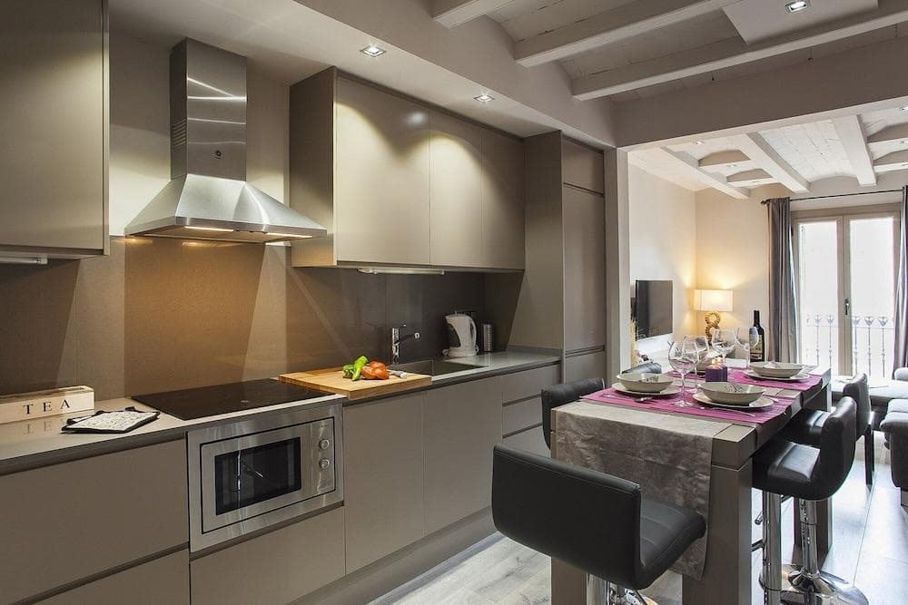 Elegant Eixample Apartment Nicely Decorated