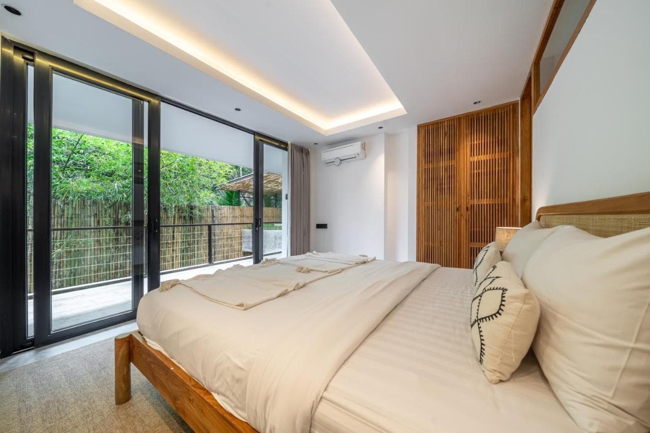 Happiness Apartment 3 - Private, Peaceful, Perfectly Located (Adults Only)