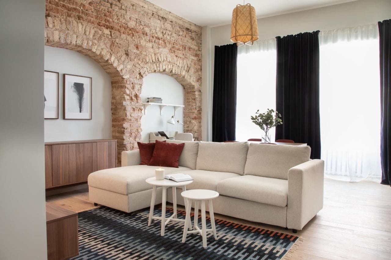 Castle Street Modern Apartments I Cohost