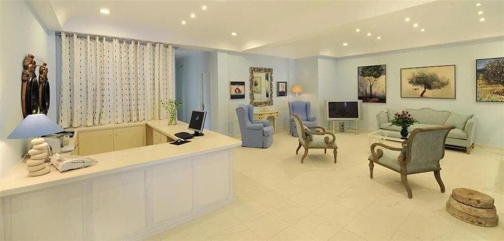 Alesahne Beach Hotel