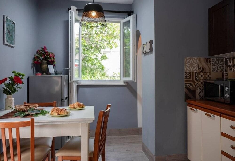 Art Apartment Nearby the Sea