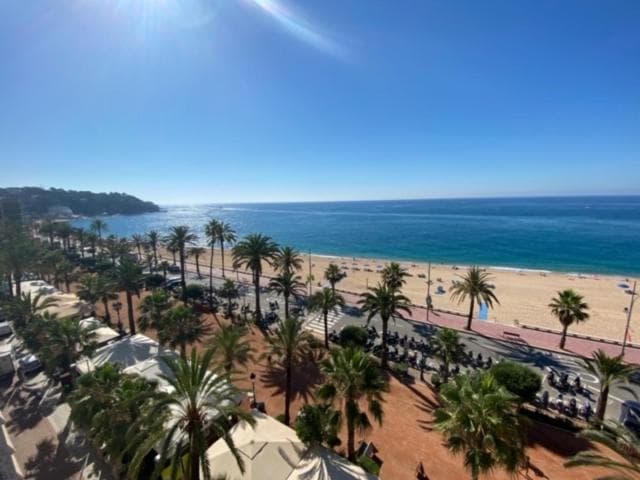Mediterranean Apartment in Lloret de Mar Next To the Sea