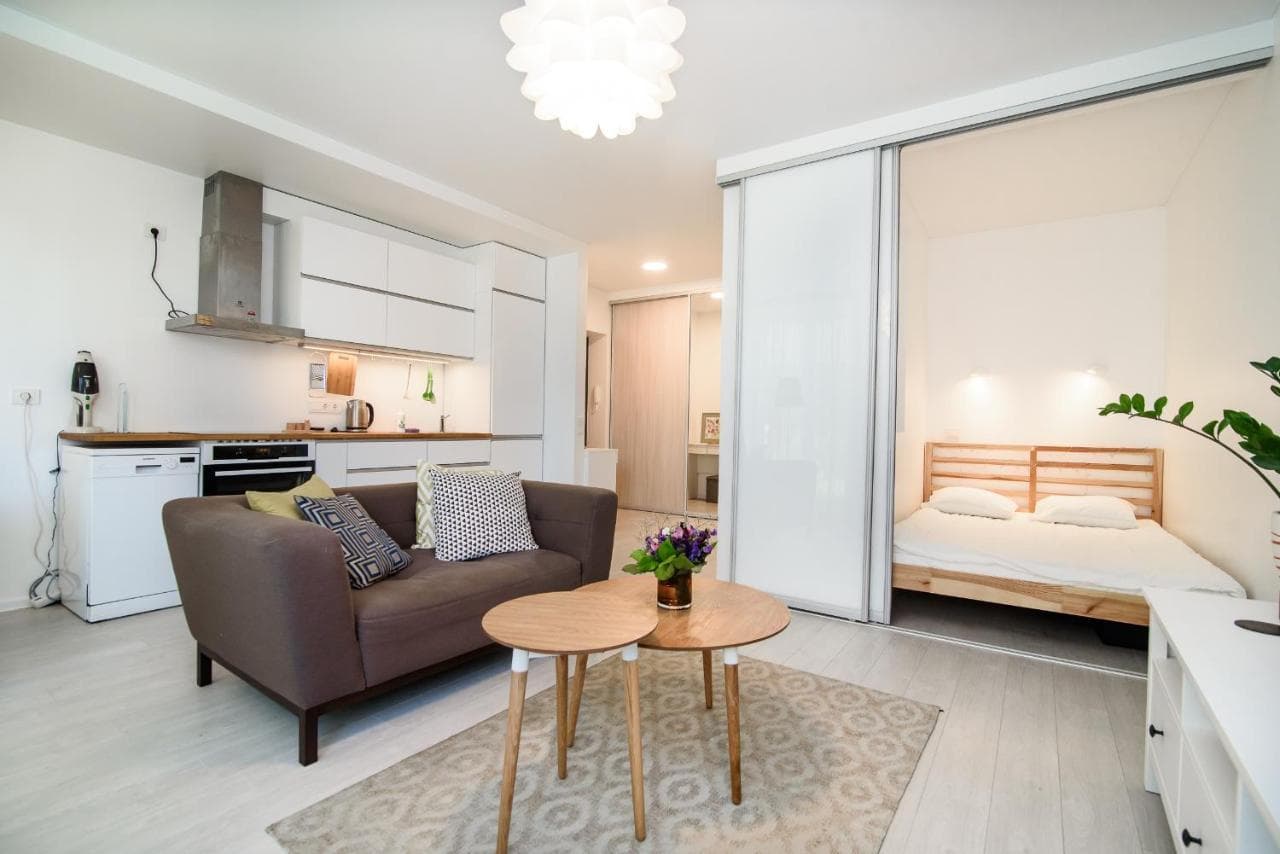 #Stayhere - Comfy & Stylish Studio with Green Patio Close To Old Town