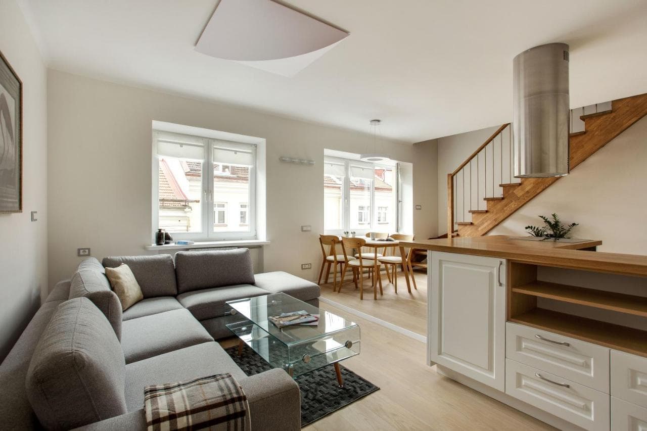 #Stayhere - Spacious 2bdr Two Floor I Heart of Old Town