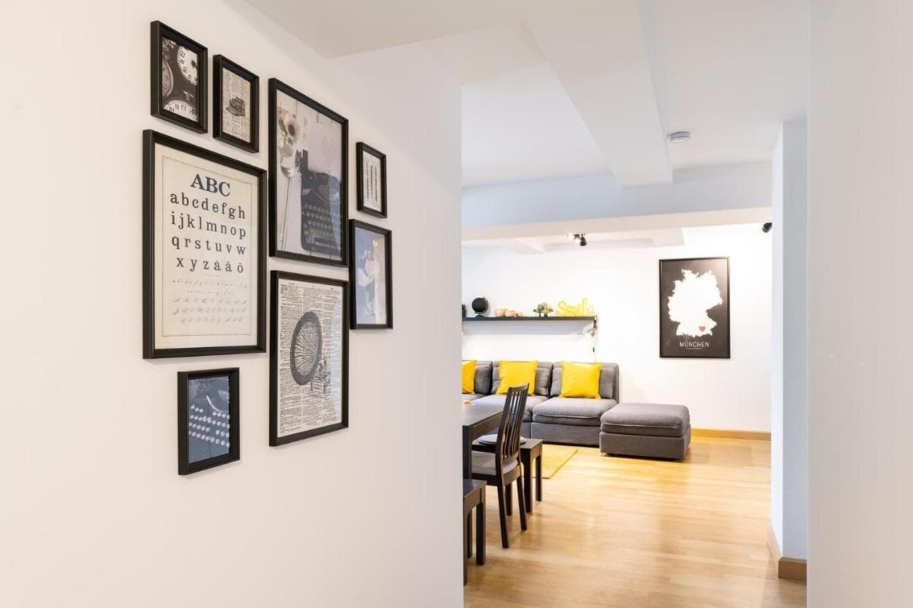 Marienplatz Apartment 2 Bedrooms Living Room Kitchen