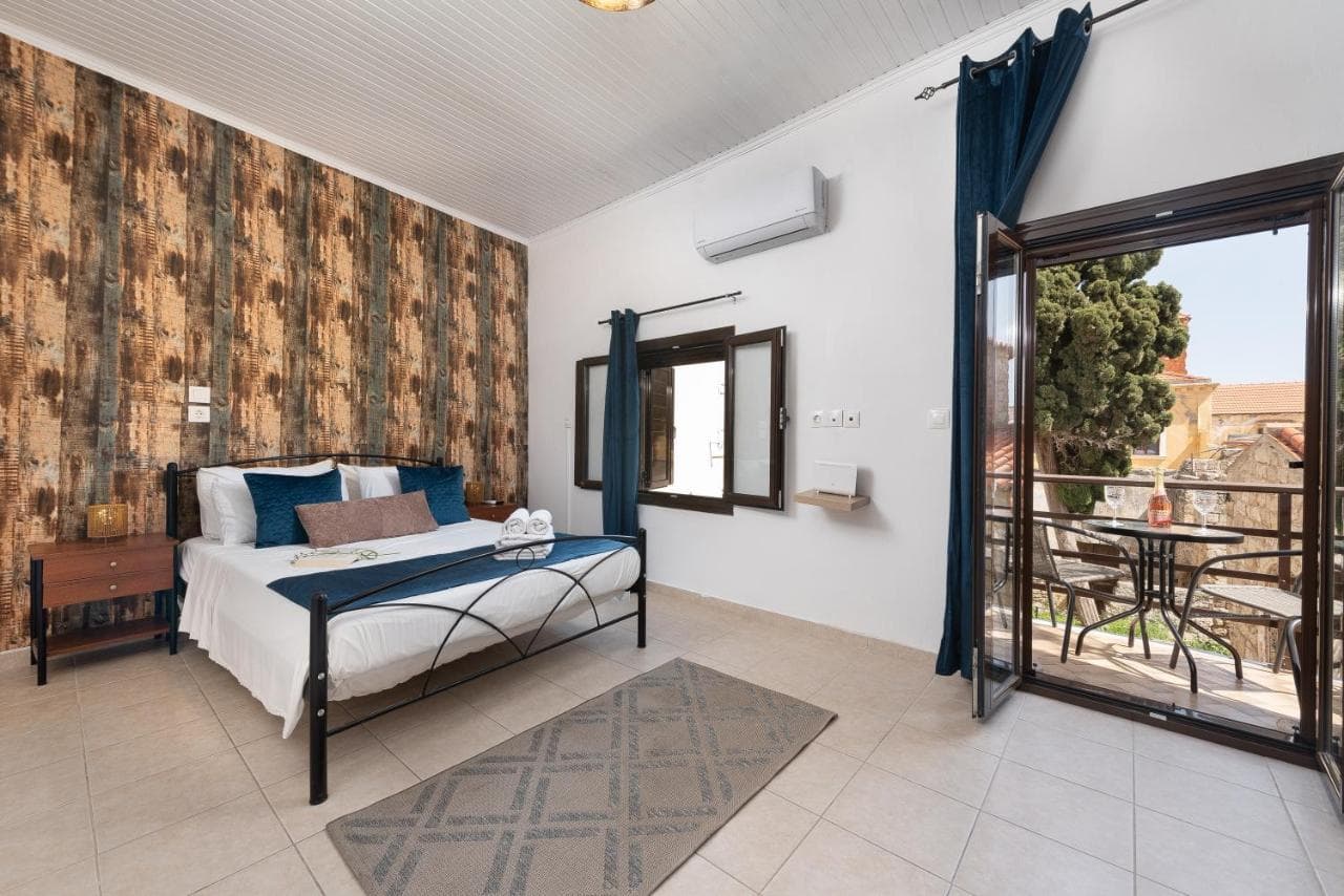 Emerald Dream House, Aithria