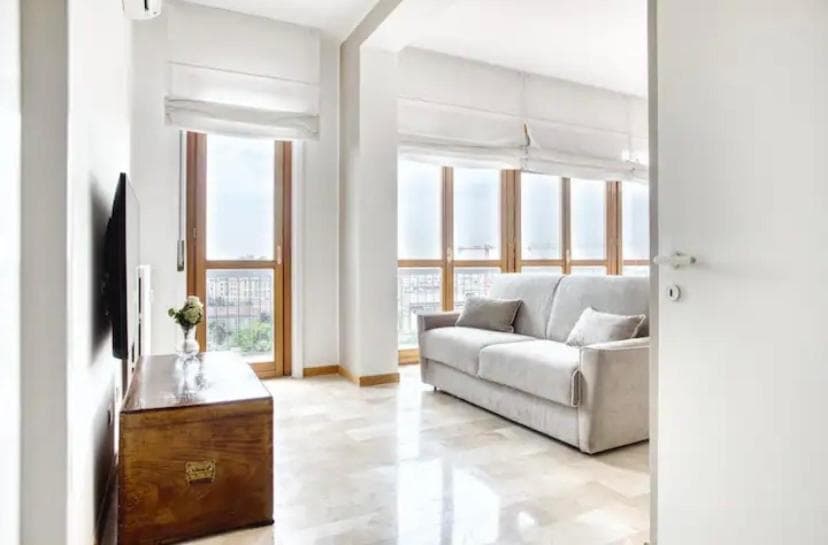 Amazing City Center Skyline Apartment