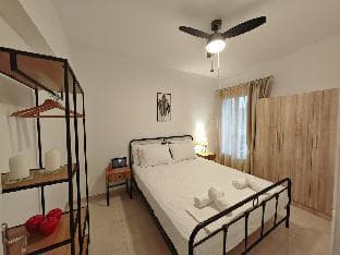 Leo's And Xerxes' Place