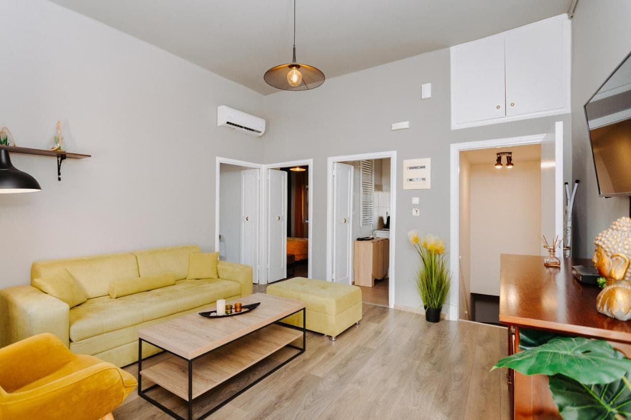 Rhodes Old Town Apartment Manos