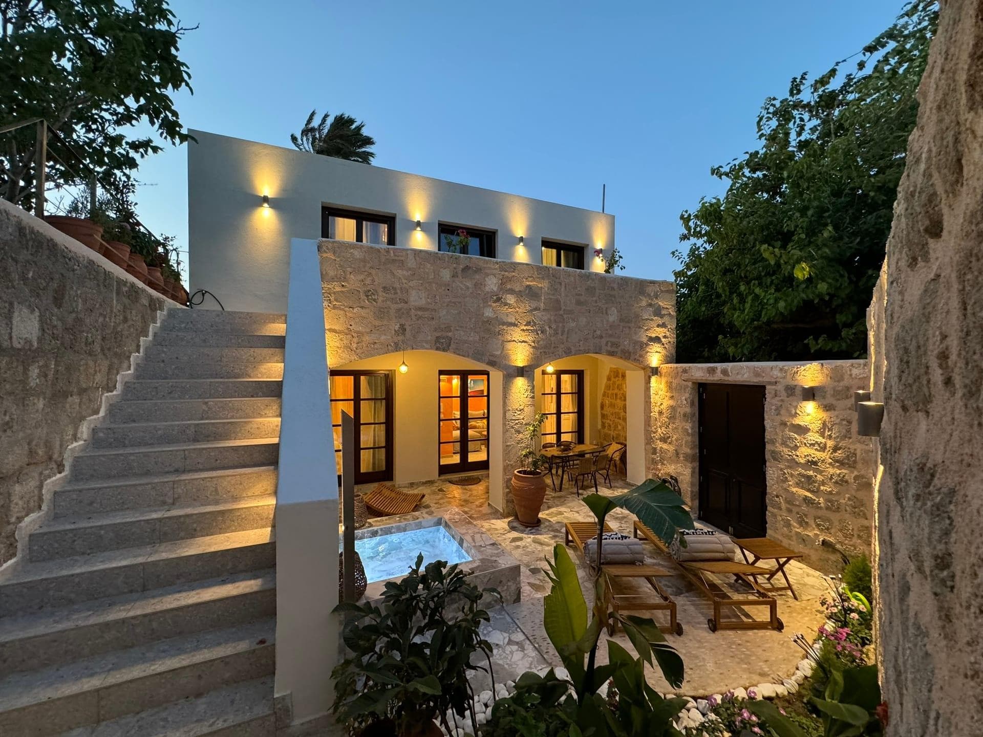 Vetus Vicinato Luxury Homes