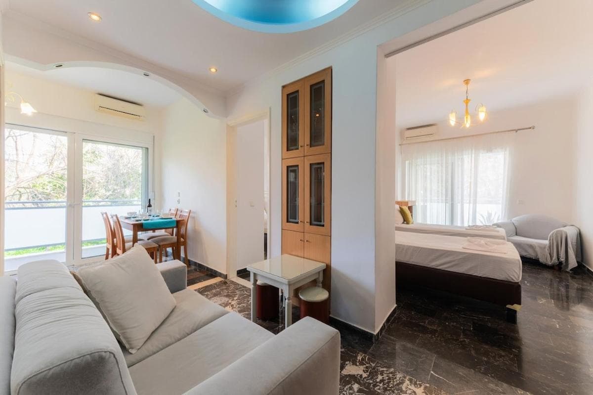 Eln's Sunlit Apartment