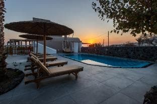 Santorini Villatzio Suites