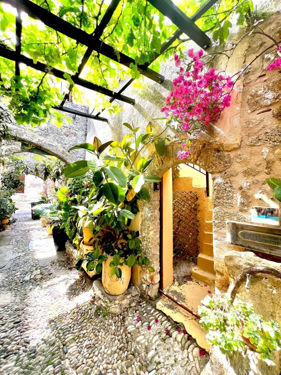 Rafaela Suite Old Town