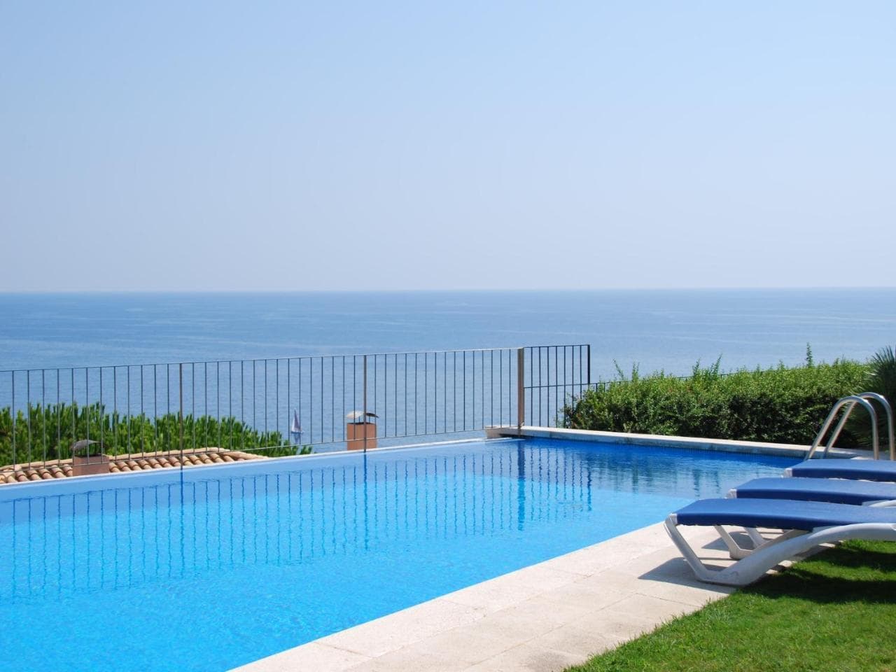 Apartment in Sant Feliu Near the Beach, Cleaning Included