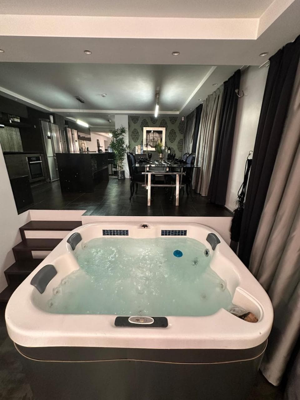 B&M Jacuzzi Rezidencija Self Check - in